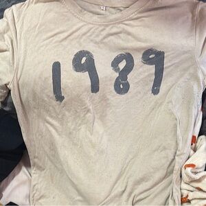 1989 Taylor Swift T-shirt